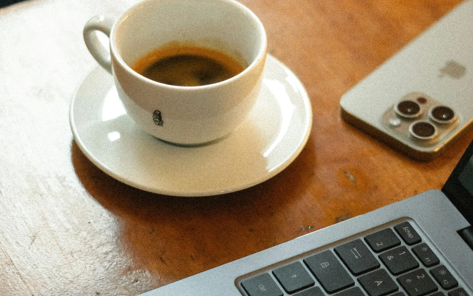 Comment reconnaître un bon café pour travailler en cinq minutes